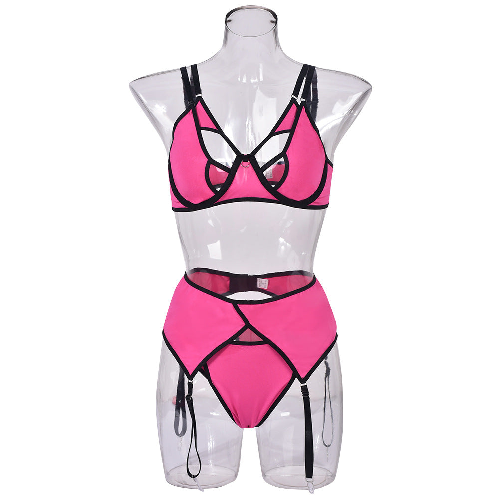 Three-piece underwear set with mesh insert and contrast cut