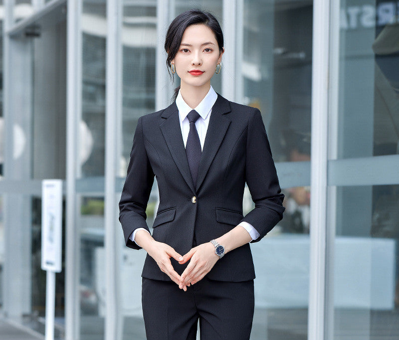 costume pour le  travail, réunion de bureau, même costume pour hommes et femmes